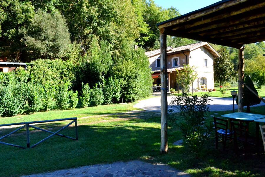 Agriturismo La Sorgente Di Nepi Hotel ภายนอก รูปภาพ