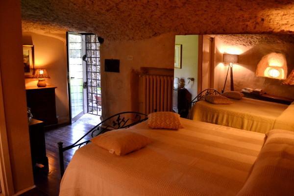 Agriturismo La Sorgente Di Nepi Hotel ภายนอก รูปภาพ