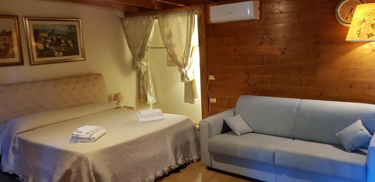 Agriturismo La Sorgente Di Nepi Hotel ภายนอก รูปภาพ